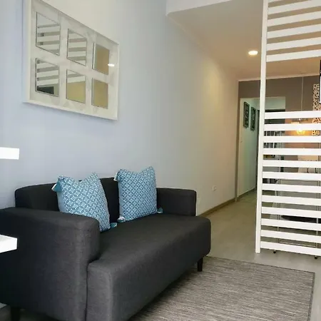 V4 Apartment *